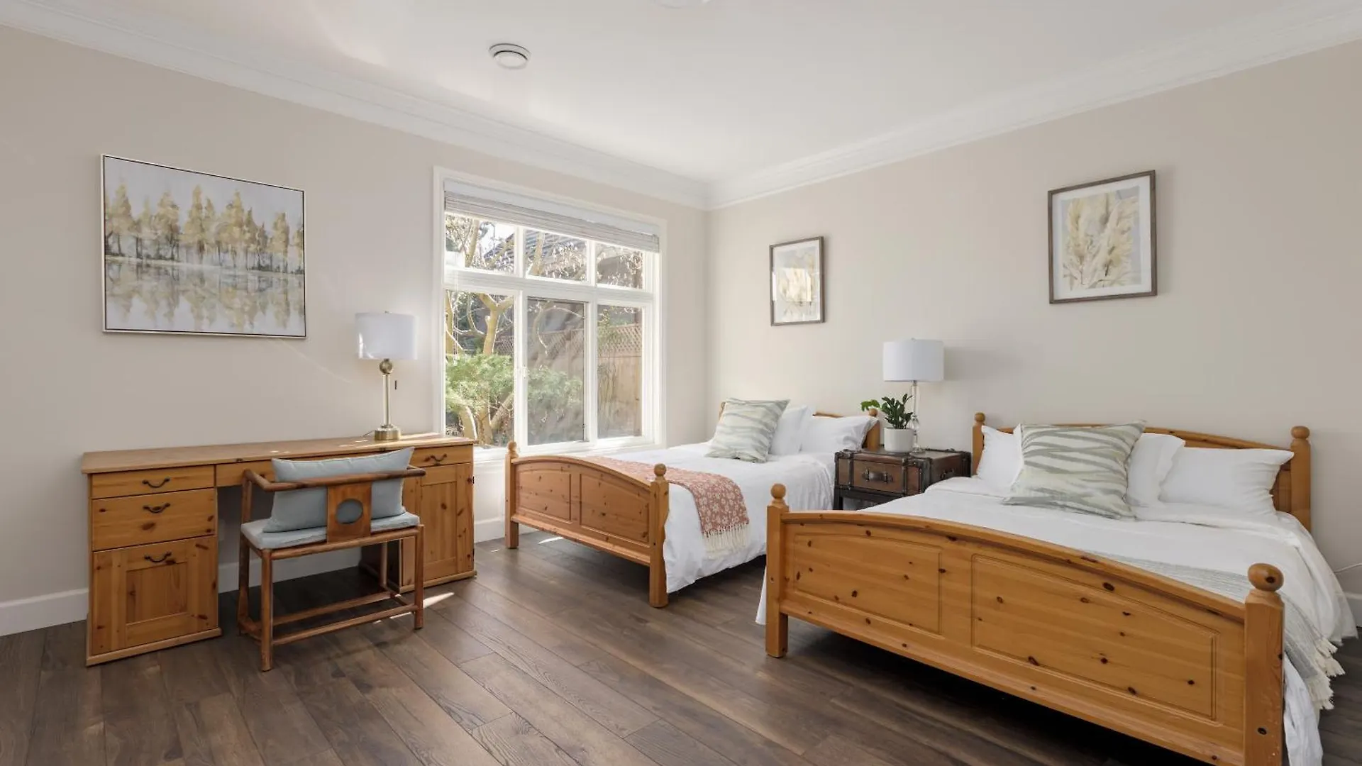 West Coast Cozy Home Richmond Canada